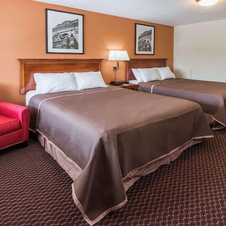 Travelodge By Wyndham Ottawa West Exteriör bild