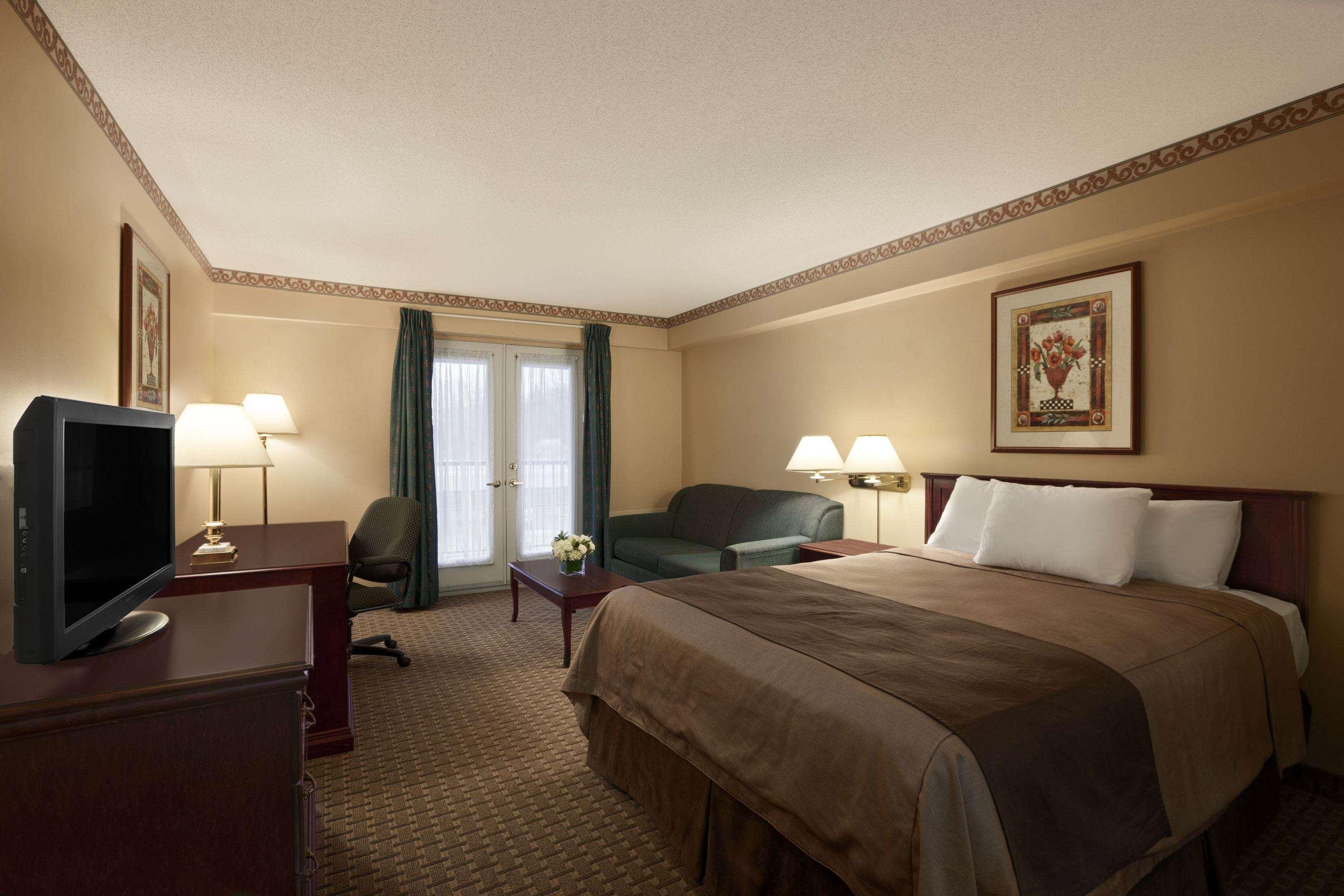 Travelodge By Wyndham Ottawa West Exteriör bild
