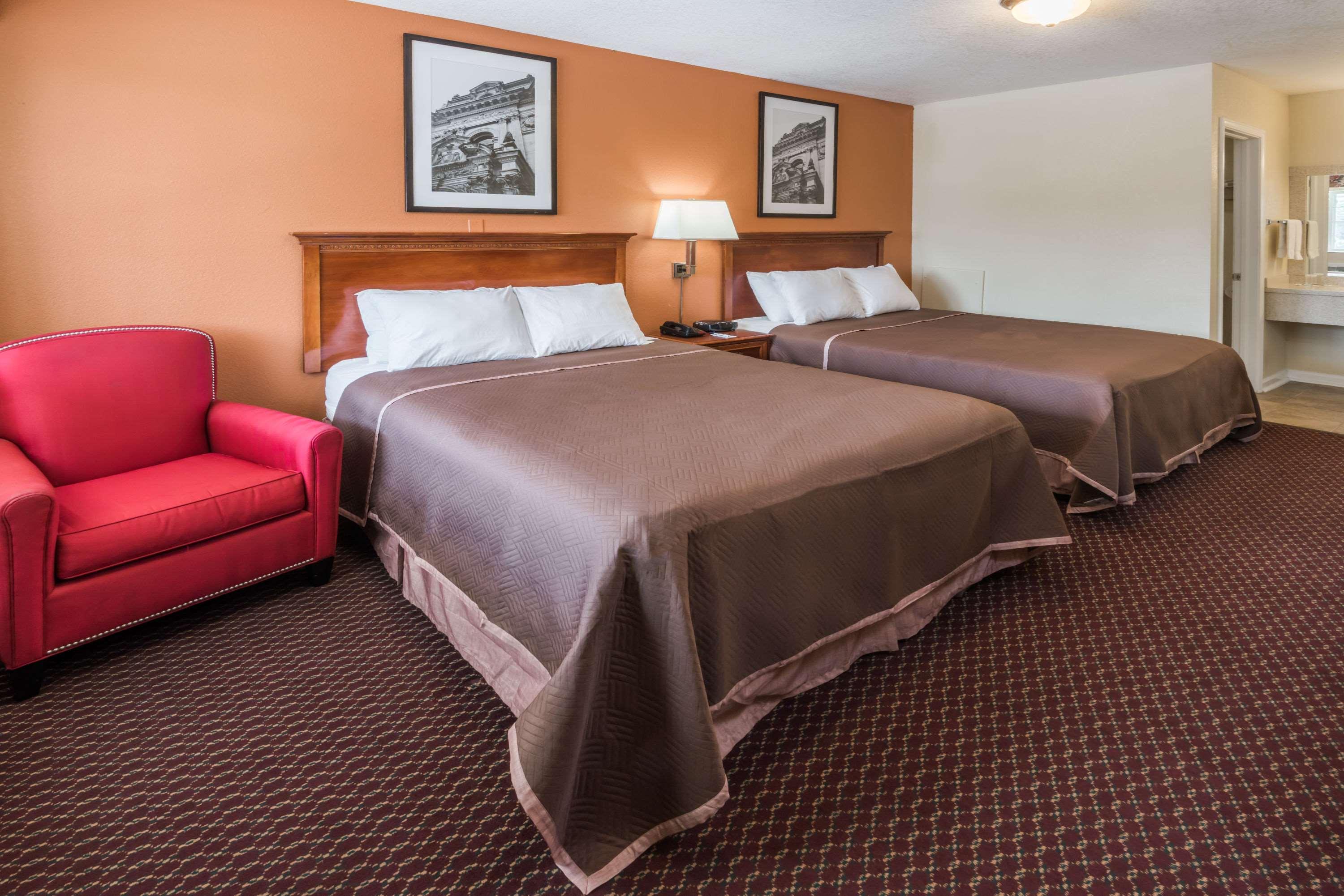 Travelodge By Wyndham Ottawa West Exteriör bild
