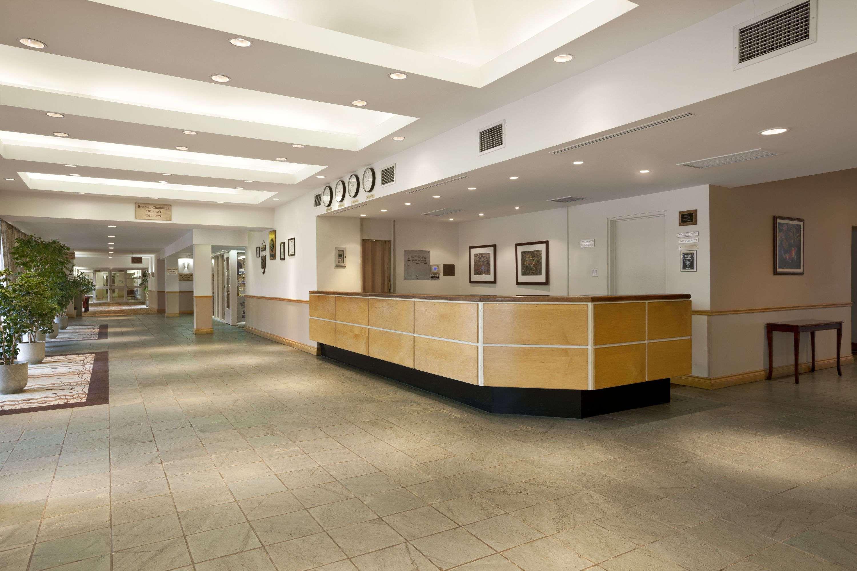 Travelodge By Wyndham Ottawa West Exteriör bild
